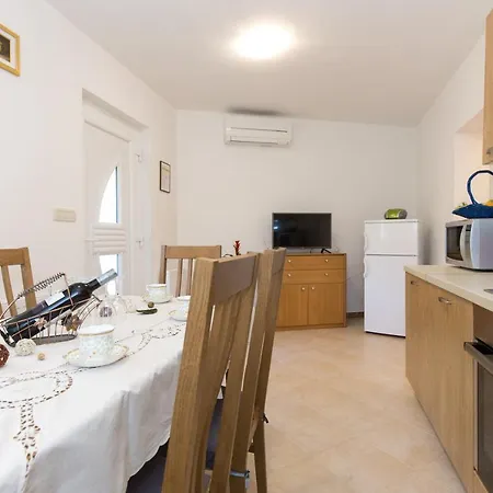 Andrea Apartment